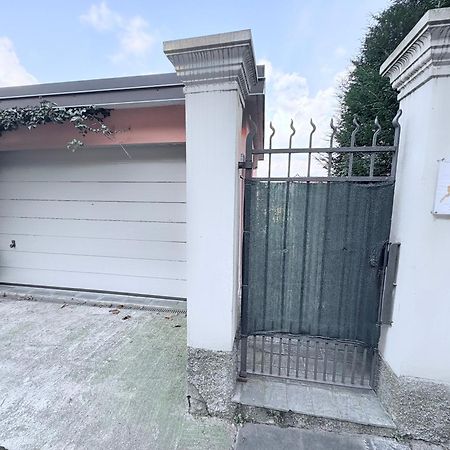 I D'A Charming Penthouse - Lake View- Como- House-130 Mt-2 Double Bedrooms And 2 Double Bathrooms A Spacious Living Room-Full Equipped Kitchen-Private Garden And Terrace-Private Covered Parking מראה חיצוני תמונה