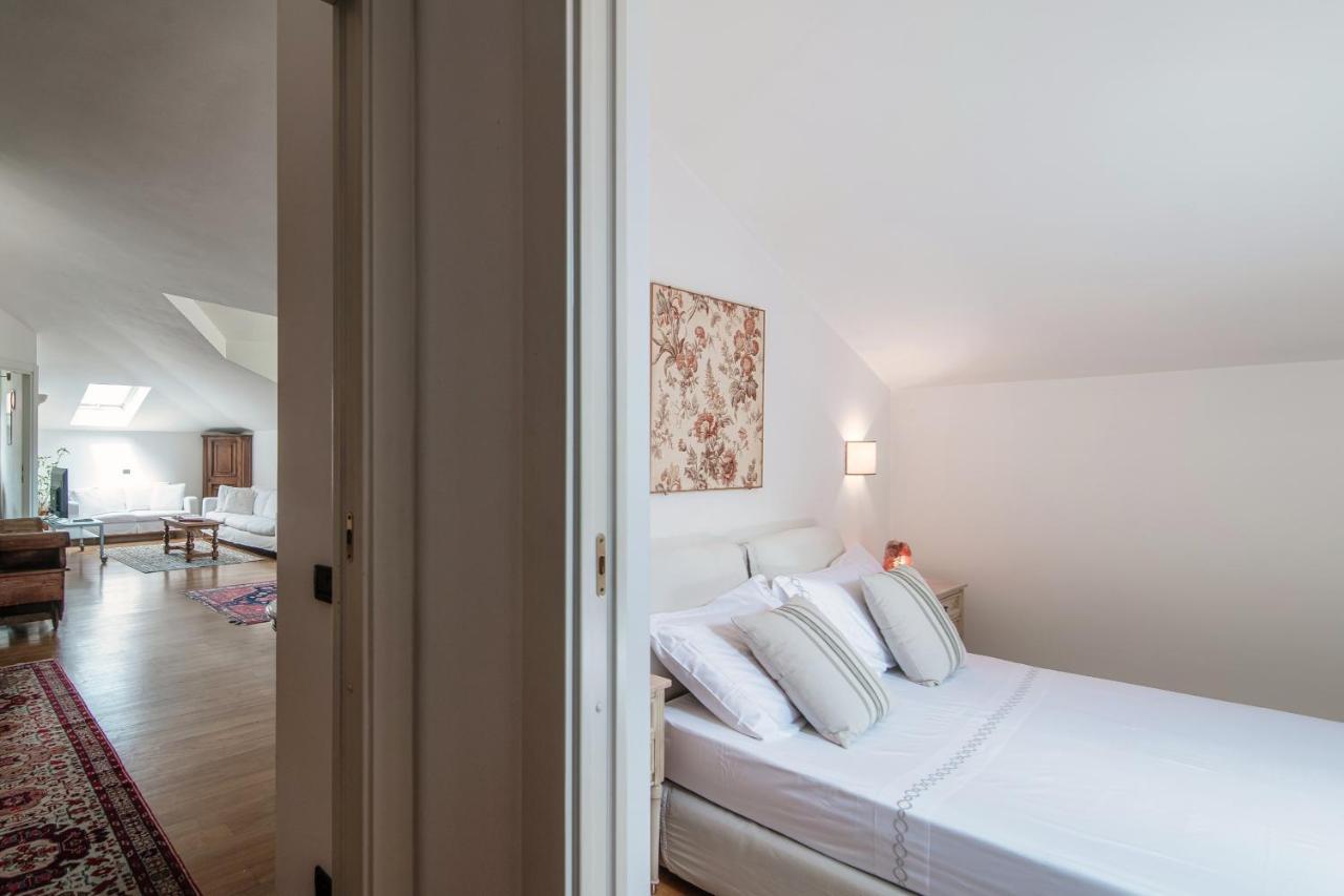 I D'A Charming Penthouse - Lake View- Como- House-130 Mt-2 Double Bedrooms And 2 Double Bathrooms A Spacious Living Room-Full Equipped Kitchen-Private Garden And Terrace-Private Covered Parking מראה חיצוני תמונה