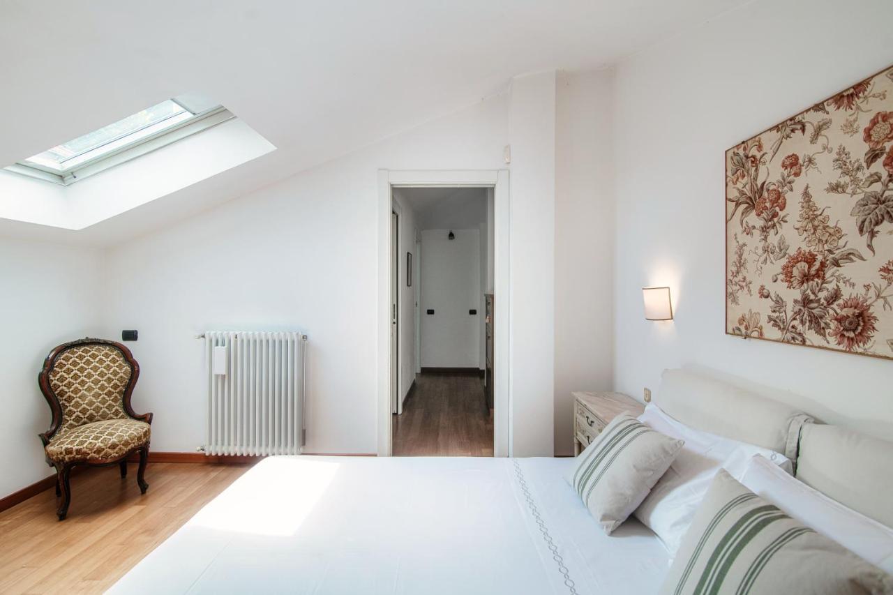 I D'A Charming Penthouse - Lake View- Como- House-130 Mt-2 Double Bedrooms And 2 Double Bathrooms A Spacious Living Room-Full Equipped Kitchen-Private Garden And Terrace-Private Covered Parking מראה חיצוני תמונה