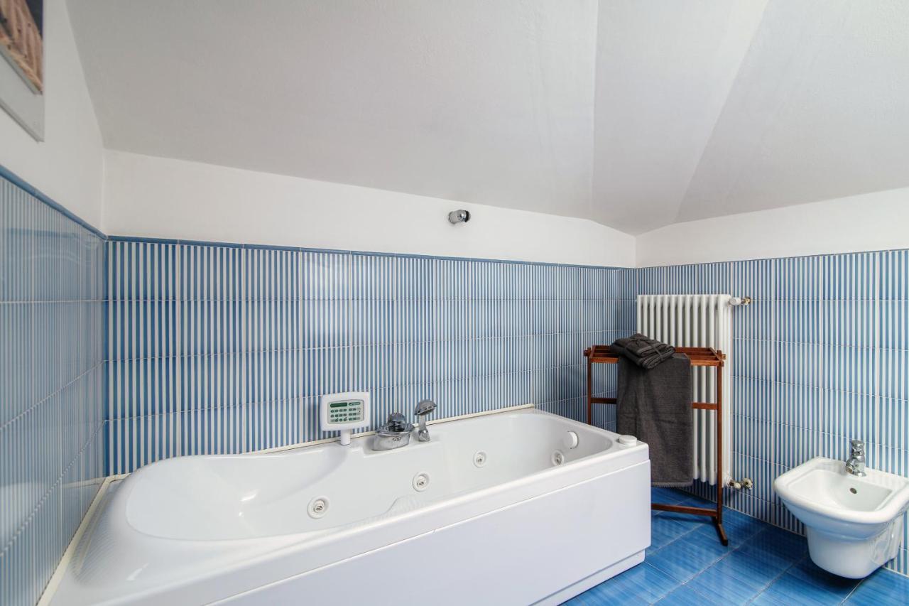 I D'A Charming Penthouse - Lake View- Como- House-130 Mt-2 Double Bedrooms And 2 Double Bathrooms A Spacious Living Room-Full Equipped Kitchen-Private Garden And Terrace-Private Covered Parking מראה חיצוני תמונה