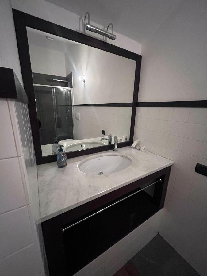 I D'A Charming Penthouse - Lake View- Como- House-130 Mt-2 Double Bedrooms And 2 Double Bathrooms A Spacious Living Room-Full Equipped Kitchen-Private Garden And Terrace-Private Covered Parking מראה חיצוני תמונה