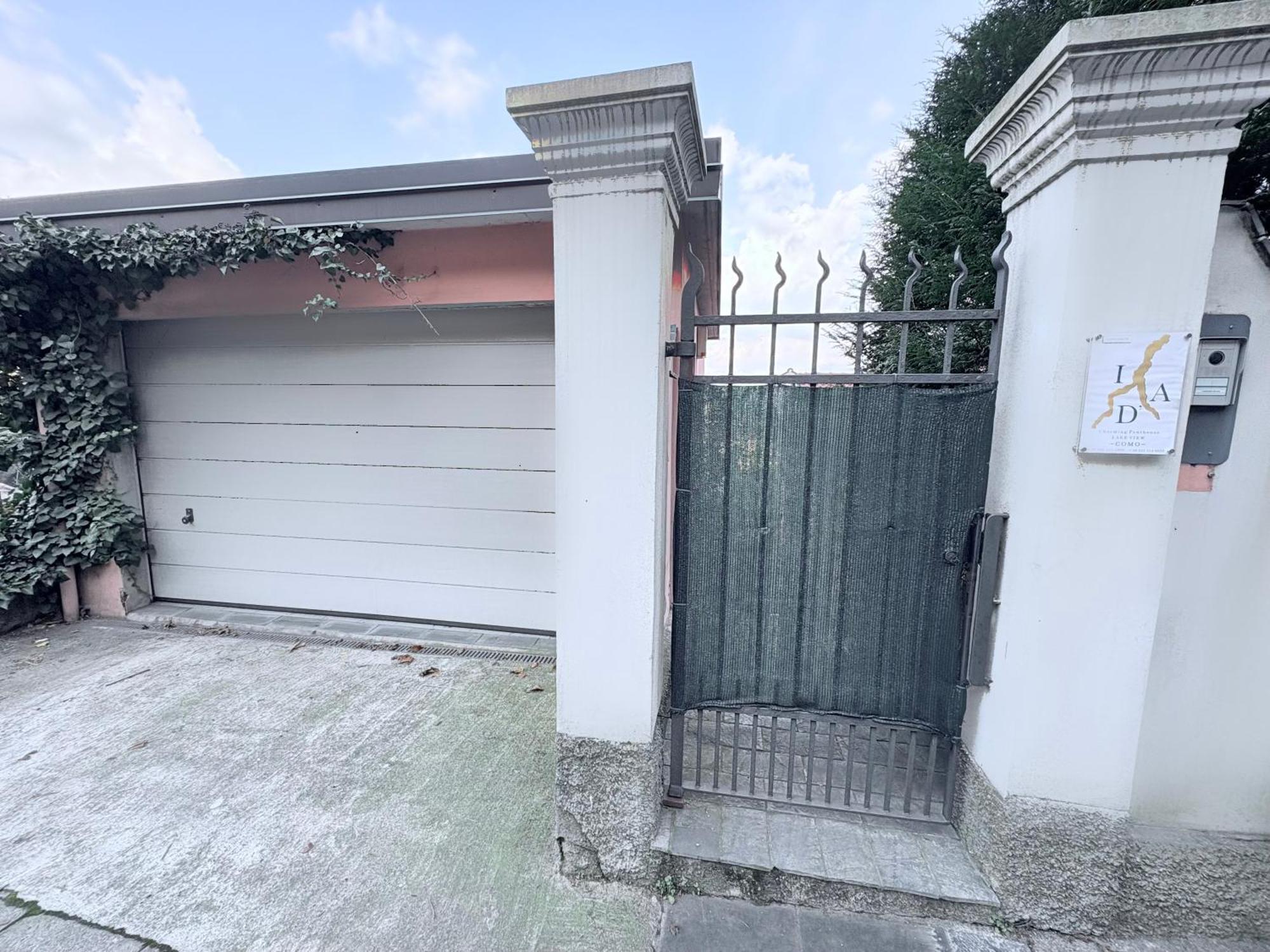 I D'A Charming Penthouse - Lake View- Como- House-130 Mt-2 Double Bedrooms And 2 Double Bathrooms A Spacious Living Room-Full Equipped Kitchen-Private Garden And Terrace-Private Covered Parking מראה חיצוני תמונה